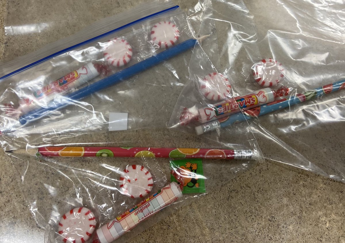 redlandsturzl's tweet image. Encourage-mints and sharp pencils for these smarties.  I have so much love and respect for my AP Eng Lang students.  They worked hard this year, and they SHOWED UP to test...all during a global pandemic! 🥰 @AkinsAPProgram
