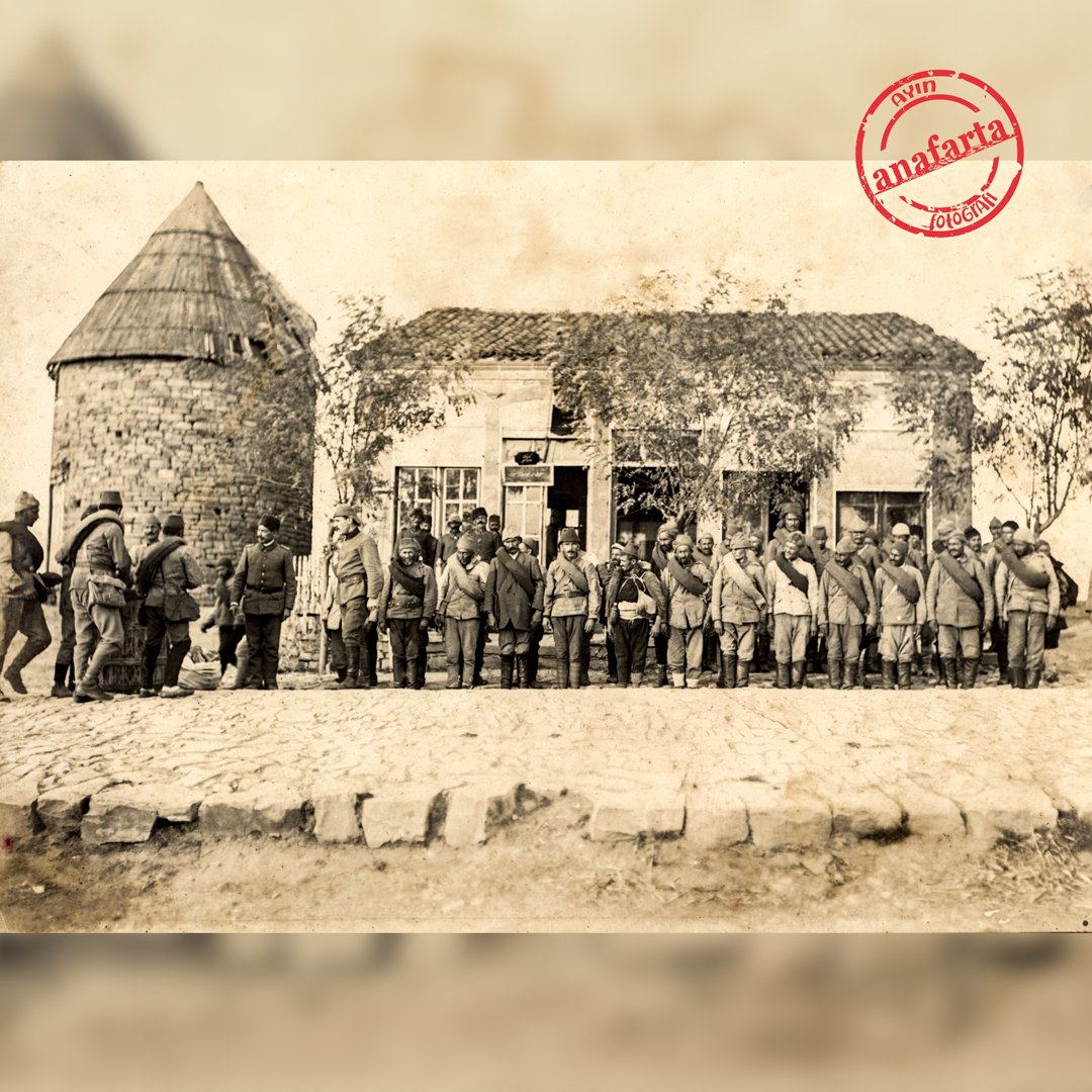 anafartadergisi's tweet photo. Keşan'dan Gelibolu'ya efrat sevkiyatı.
#gelibolu #çanakkale #ikmal #çanakkalesavaşı #askeritarih #dergi #turkcelldergilik #canakkalestore #anafarta #gallipoli https://t.co/Rfvn41vuJI