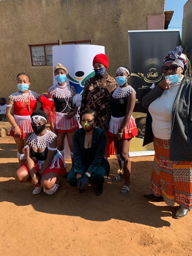 FlutterByLKG's tweet photo. Never underestimate the difference you can make in the lives of others. 
#TB to one of our initiatives with the City of Ekhuruleni. Looking forward to many more this year!
#EndPeriodPoverty
#FlutterByLKG https://t.co/eUK7JYyPzu