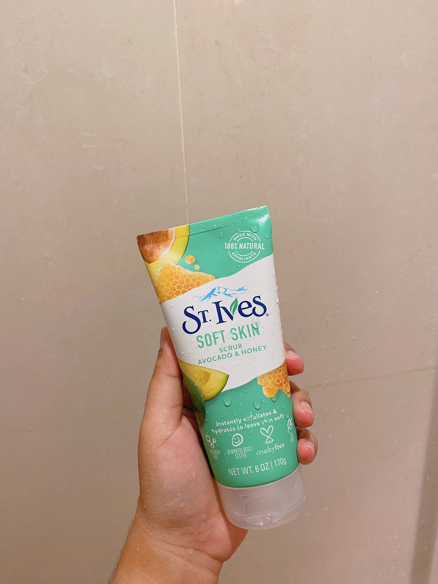 momoxdks's tweet photo. พึ่งได้ลองสครับสูตรใหม่ของ St.Ives อะโวคาโด้น้ำผึ้ง🥑🍯 หอมละมุนสุด ชอบมากก เม็ดสครับก็ละเอียดไม่ระคายเคืองผิวเลย ใช้แล้วหน้านุ่มจริง แต่ใช้แค่ 2-3 ครั้ง/วีคพอนะ ประทับใจตรงที่ไม่มีพาราเบนแล้วยังสกัดจากธรรมชาติ 100% นี่ละ แสนปัง 🥺💅🏻 #รีวิววัตสัน #ใช้จริงรีวิวจริง #ใช้ดีบอกต่อ https://t.co/Dc0uf3dR4c