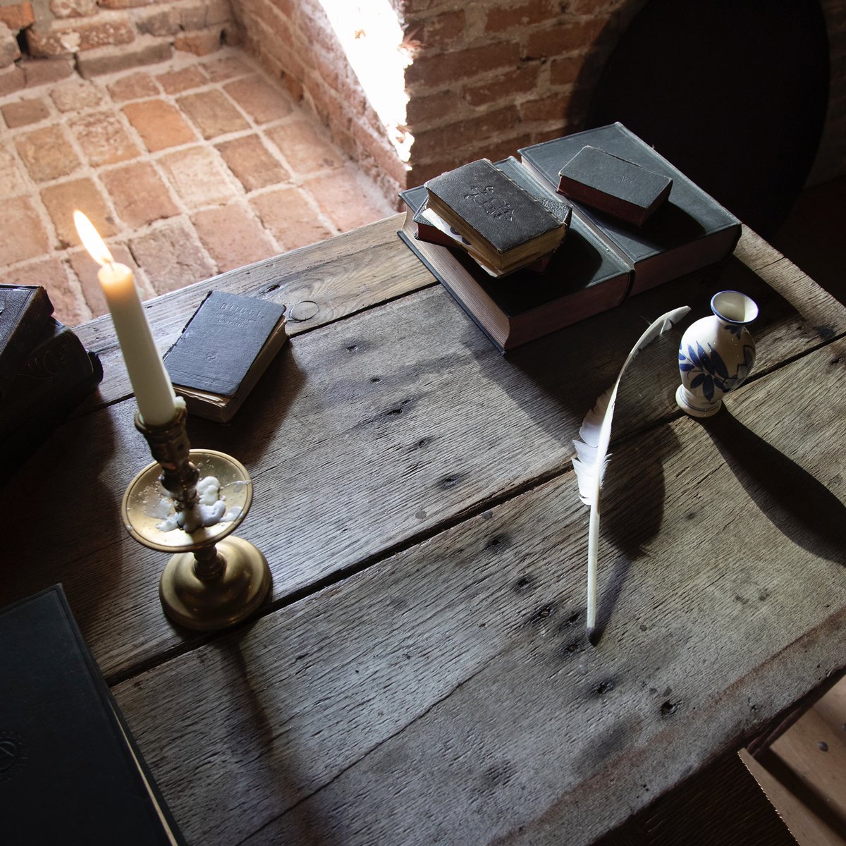 In het Hugo de Grootjaar is er een extra Nieuwsbegrip les die helemaal in het teken staat van Hugo de Groot! In deze les op niveau AA, A en B leren de leerlingen wie Hugo was en waarom hij nog steeds wereldberoemd is. Kijk voor meer informatie op hugodegroot.nl/educatie