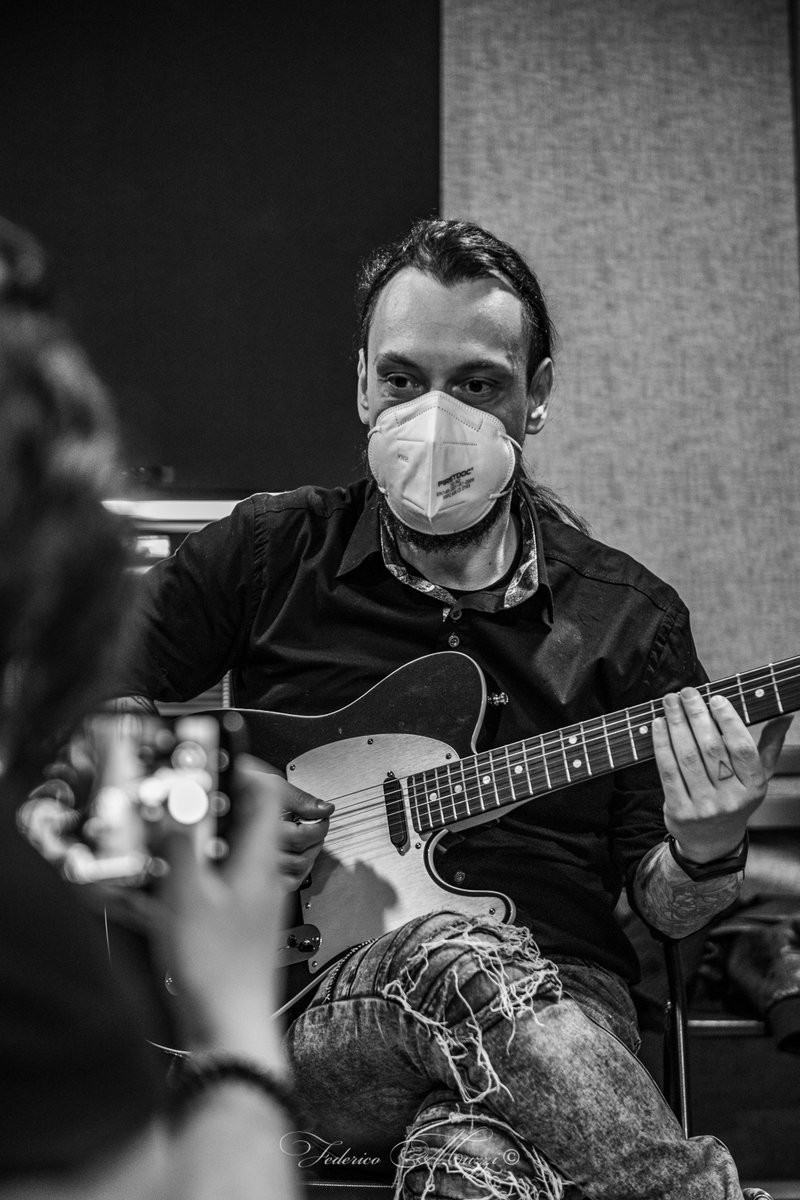 MuzziFederico's tweet image. Particolari...
#oraclesun #rock #rockfactory #federicomuzziilsanto #siena #musica #hard #nikon