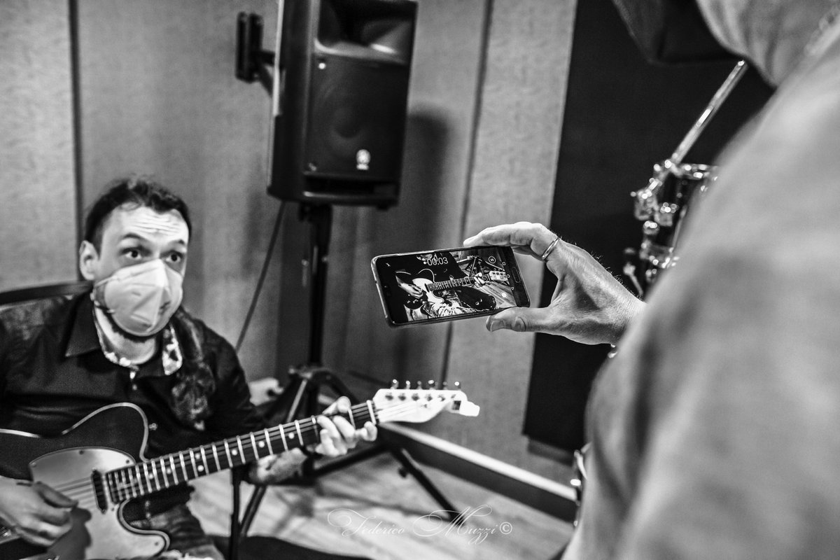 MuzziFederico's tweet image. Particolari...
#oraclesun #rock #rockfactory #federicomuzziilsanto #siena #musica #hard #nikon