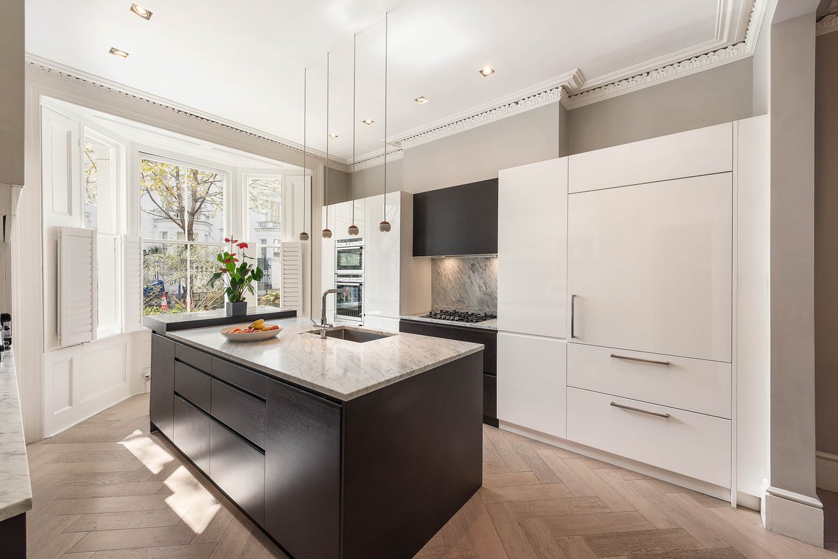 struttsken's tweet photo. || FOR SALE ||

A stunning #four bedroom #Victorian stucco fronted #family house with excellent entertaining space room as well as a #terrace. 

https://t.co/7m2hDjMQz5 https://t.co/lSpmoIWMPw