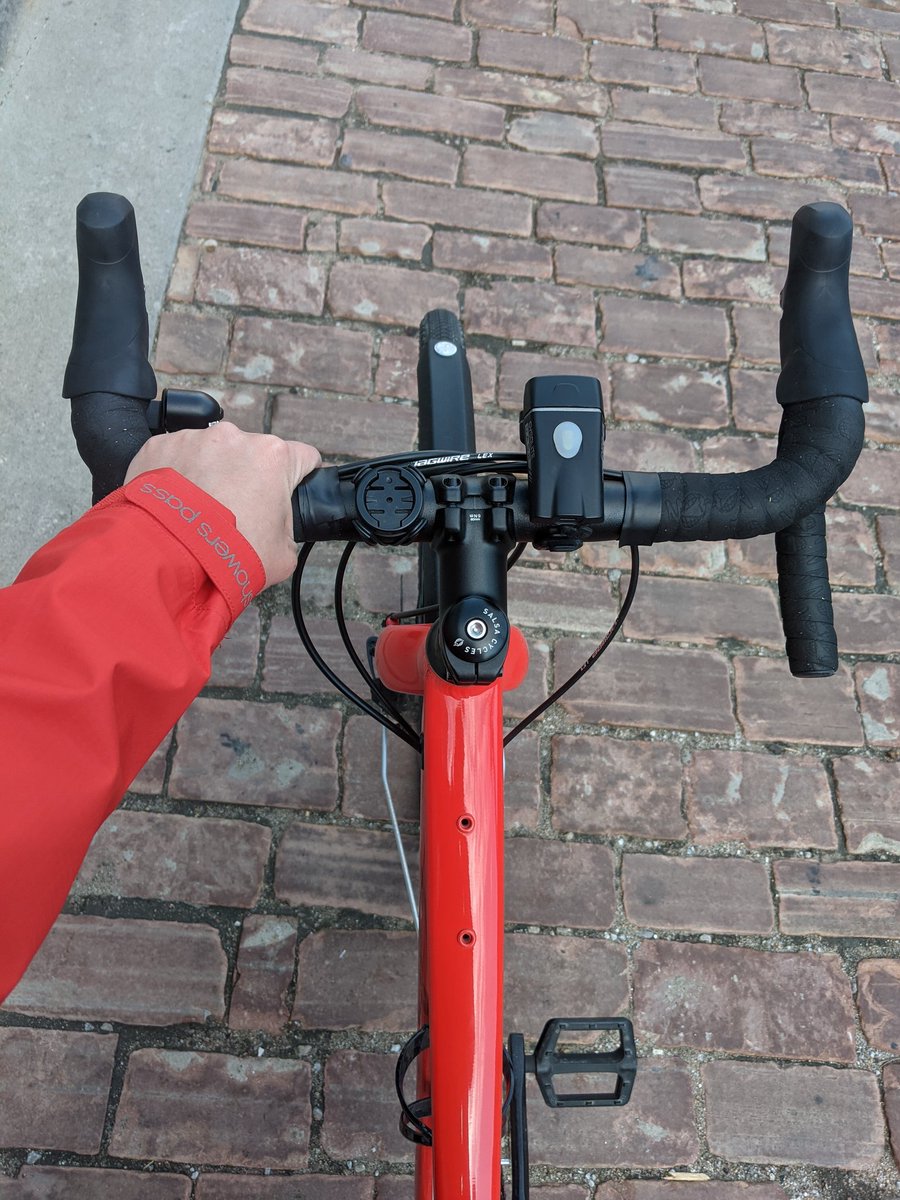 randimixdorf's tweet photo. Nothing like nearly being hit on your bike at 27th/Grand to start your day. Yelling, swerving and skidding were required. I try to be seen - bright jacket and bike, lights, etc. How do we get drivers to pay attention?! #BikeMonth #womenbikekc #bikewalkkc https://t.co/3FdKNsqOaR