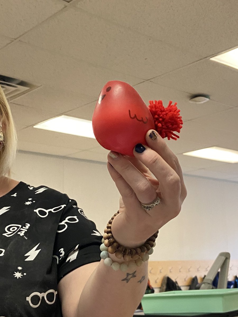 LeahMarch7's tweet photo. Making stress balls with the kids while talking about #MentalHealthAwareness https://t.co/8ZTFFxK6OX