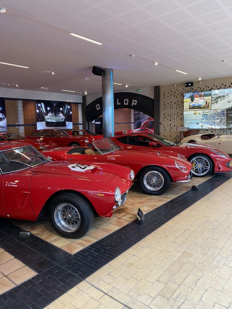 Ending the the 50-years employment anniversary for our grand old man John at Strøjer Samlingen a very special private car collection. Thanks John for your commitment to our company for the past 50 years and still going strong 👏💪🏆 top guy.