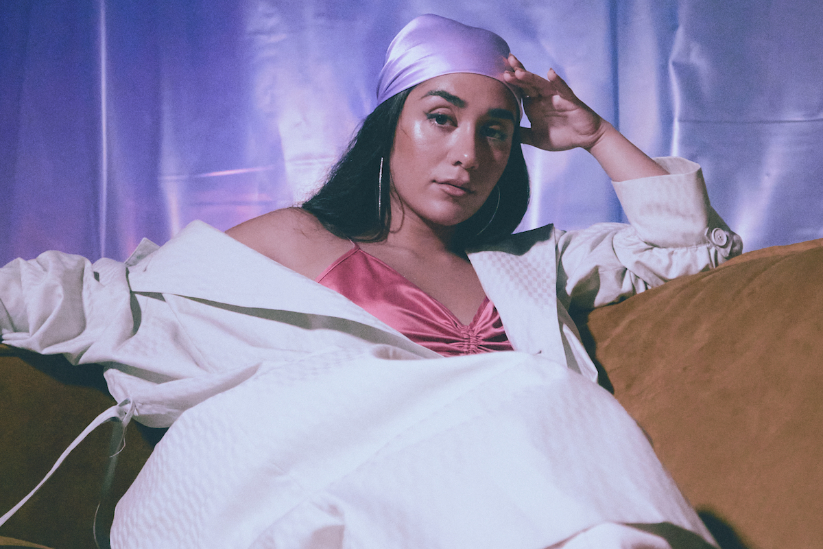 Premiere: Norwegian R&amp;B singer <a href="/DelaraAmanda/">Delara</a> reveals her expensive tastes in "Flashy" video bit.ly/3vZP88H