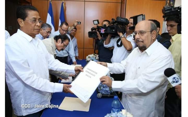 El diputado Edwin Castro, representante legal del partido Frente Sandinista de Liberación Nacional, FSLN, inscribió su Alianza Electoral, mientras la oposición aún no se pone de acuerdo y el plazo para registrarse se acaba.
 #DanielMiPresidente2021 #MayoDignidadNacionalVencemos