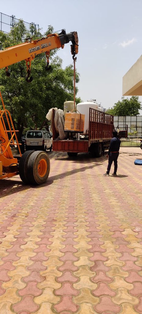 With help of <a href="/EY_India/">EY India</a>, PSA technology based oxygen manufacturing plant is being set up at Noida Stadium, Sec-21A by <a href="/noida_authority/">NOIDA Authority</a> to provide oxygen support to #CovidCareHospital Sec-21A of authority. Plant will be functional from tomorrow.
#Unite2FightCorona
<a href="/InfoDeptUP/">Information and Public Relations Department, UP</a>