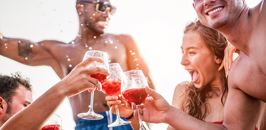 EticoSpa's tweet photo. Tra le mete predilette dai giovani in cerca di divertimento d’#estate vi è il #Salento.  #PrestitoEtico crede che i giovani abbiano già fatto abbastanza rinunce e spera che la stagione estiva, possa tornare protagonista. Vicini ai #giovani e al #turismo tutto italiano! https://t.co/axhcVJaBY8