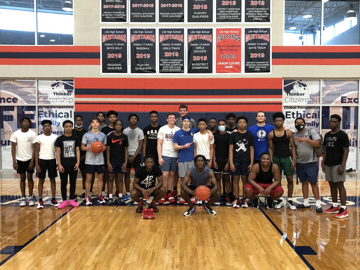 LHSW Basketball tweet media