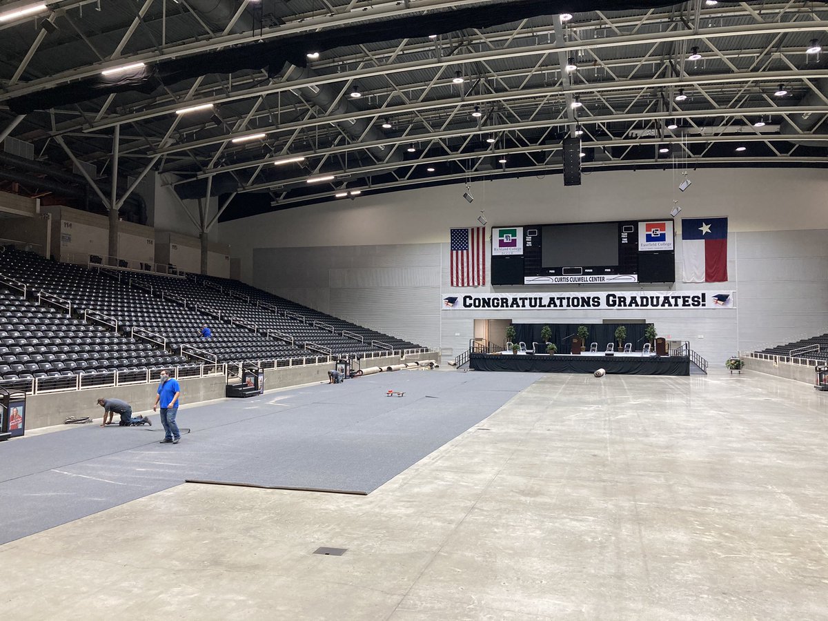 Hey 2021 graduates! We are getting ready for your big day!! 🎓🎉 #classof2021