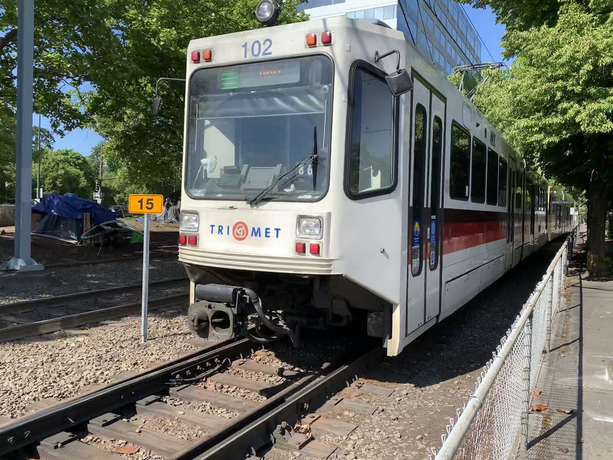 Daryl Mitchell on Twitter "Tune into fox12oregon for the latest on