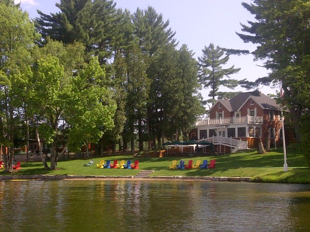 ShammyLodge's tweet photo. The lodge is looking for a Guest Room Attendant for the summer to look after the 24 units we have on the property. Starting wage is $18.00 per hour and negotiable based on experience. Send your resume to shamrock@shamrocklodge.com and join us for a great summer. https://t.co/NeFnLPS206