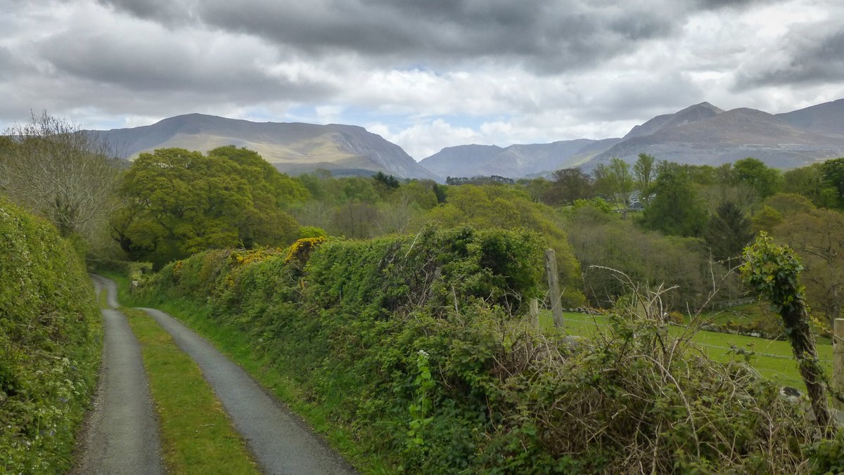 SIMONrun's tweet photo. Lil' ride between showers ! 🙂#WonderfulWales #Snowdonia #Cucling #Carrera @DerekTheWeather @Ruth_ITV https://t.co/IJF874Ktm4