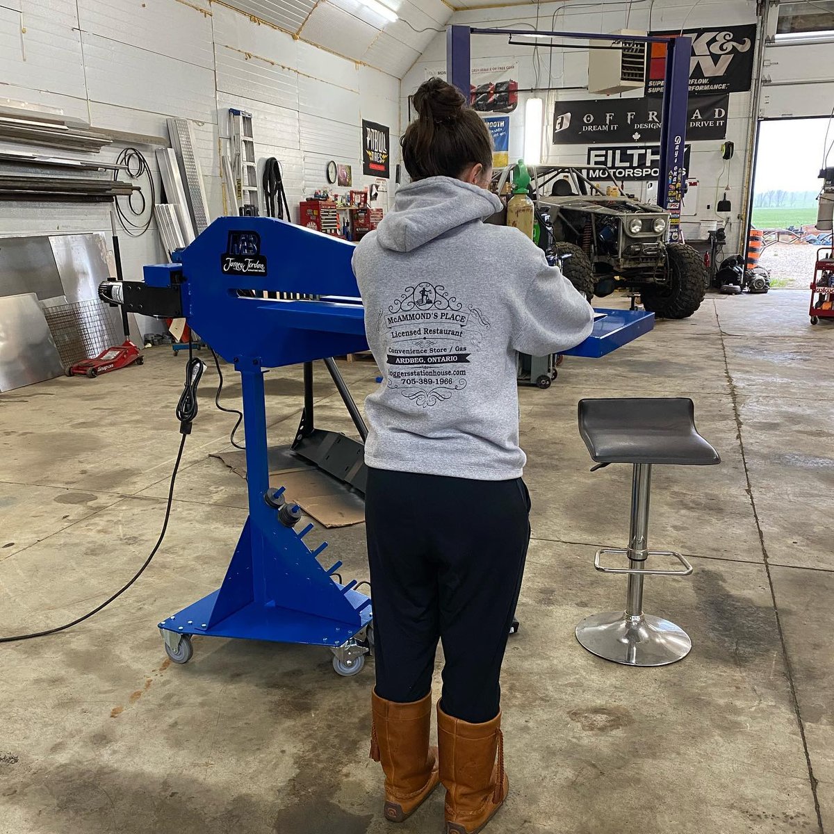 mittler_bros's tweet photo. This sure looks like a solid #newtoolday going on here! We can't wait to see what cool things are sure to come!
#repost @d3_offroad_fab
The new tool is setup and ready to use!
#fabrication #beadroll #handmade #custom #grow #entrepreneur #buggy #mittlerbros #mittlerblue https://t.co/jHF60uRXTa