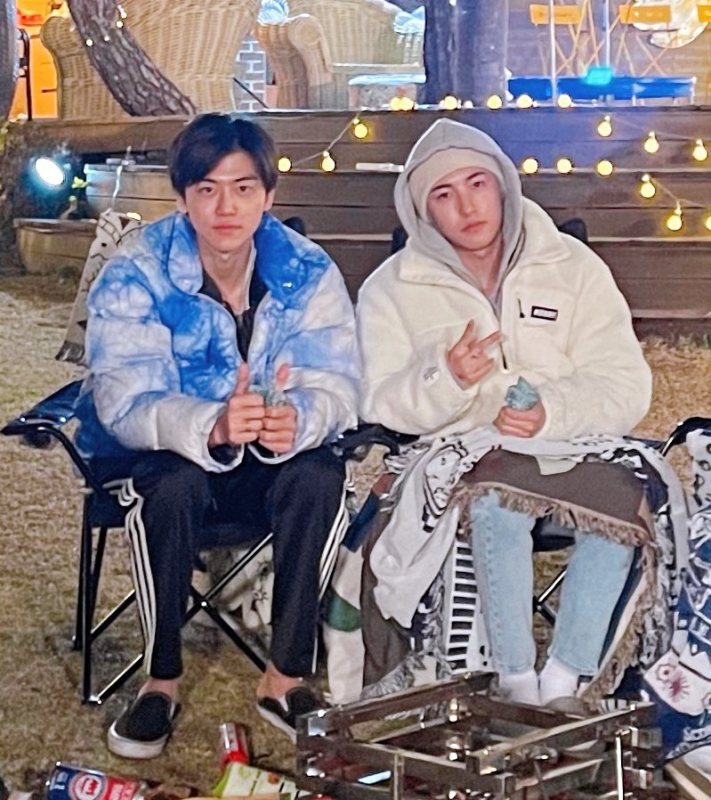 : มึงรู้ป่ะว่าที่มึงใส่อ่ะคือเสื้อโค้ทอะไร
: โค้ทอะไรอ่ะ
: โค้ทน่ารั๊กเลยค้าบบบ
: มึงหยุด