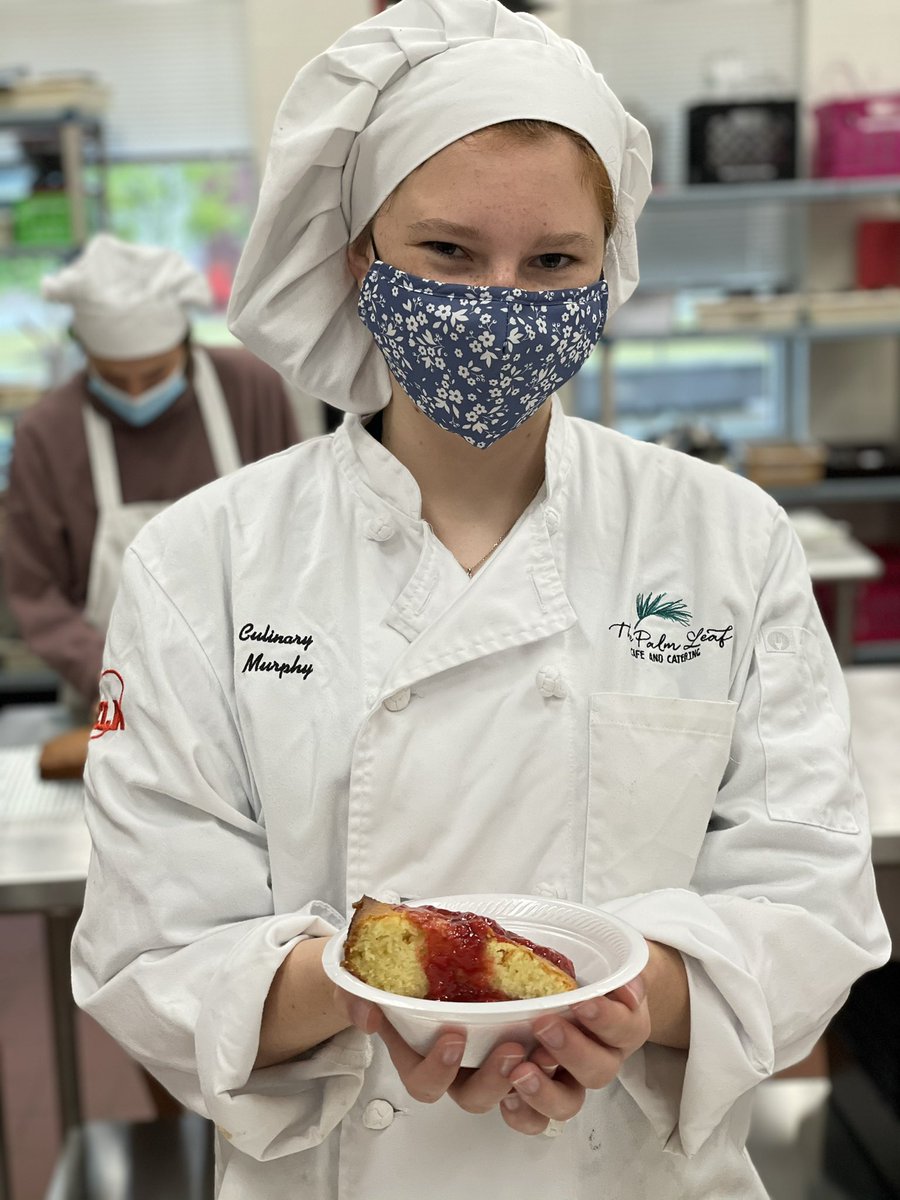 apexculinary's tweet photo. Strawberry shortcake π° π #cakesunit #culinary3 #poundcake #compote https://t.co/qozUOhUgax