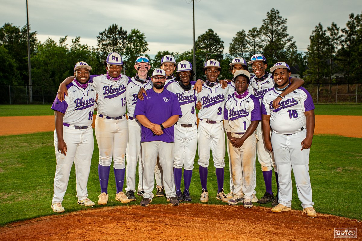 Congrats to <a href="/CoachIglesias19/">Julio Iglesias</a> and these <a href="/RidgeViewSports/">Ridge View Sports</a> seniors for getting a big rivalry win against Westwood on Senior Night and for elevating the <a href="/TheRVBaseball/">Ridge View Baseball</a> program. Bright future ahead for these horses! #HorsesDontStop 💜🖤