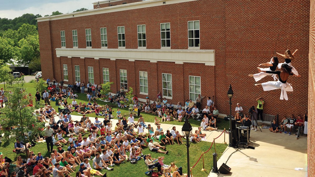 Livestream: Aerial Dance Performances. Friday 5/21: bit.ly/3ygFtwC. #WashingtonAndLee
