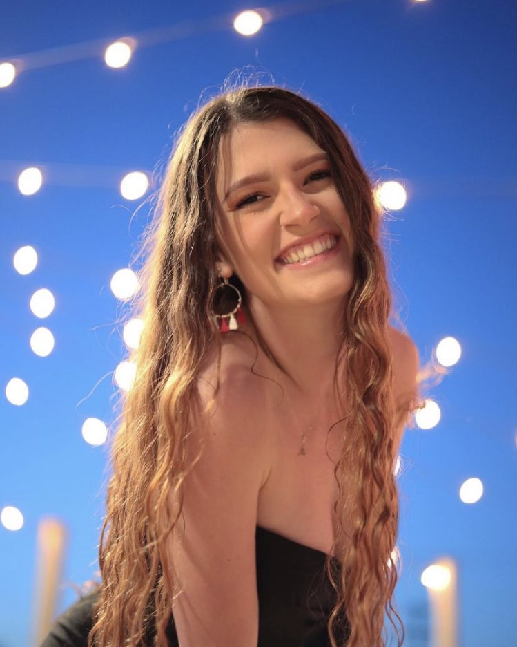 PureRadianceLLC's tweet photo. I love watching this young queen of mine grow & shine. Sophomore year for Miss Alexa @UArkansas has come to an end. So proud of how far she has come, and cannot wait to see where she has yet to go. 🥰👑💕🙏🏼 #Blessed #ProudMom #YearTwoComplete #NWA #Arkansas #TheNaturalState #WPS https://t.co/aPic8qfq5h