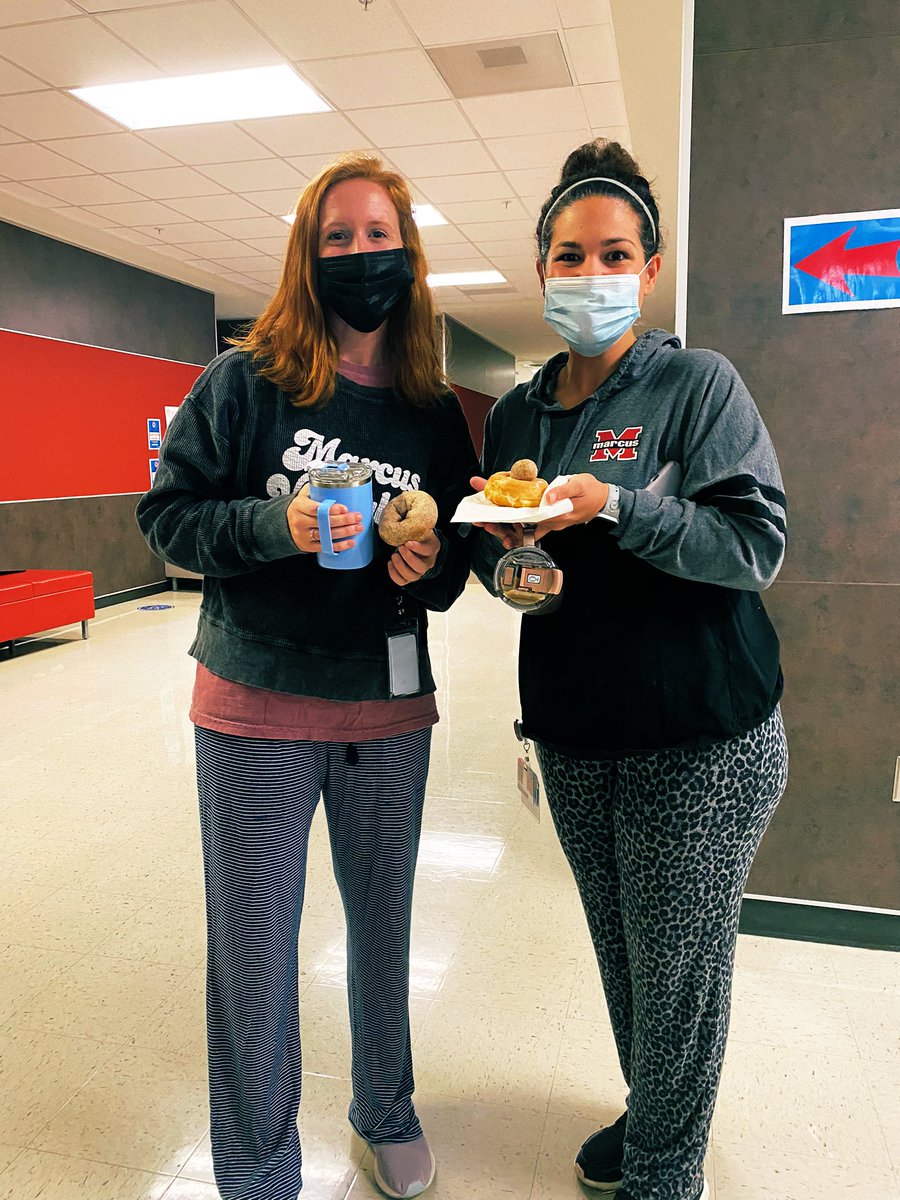 mhscoachklein's tweet photo. I 🍩 about you, but @Marcus9StuCo has been making us feel real special & spoiling us this week!! #m9stars @MHS9th #m9bettertogether @coachbarron88 https://t.co/y2cEcWLTM8