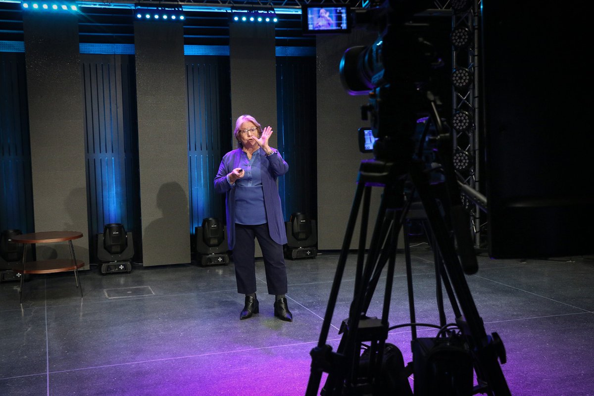 Ana Durán en 𝗠𝗮𝗴𝗻𝗼𝗹𝗶𝗼 𝗖𝗮𝗺𝗽𝘂𝘀 🧑‍🍳 Gastronomía

→ La economía en la cocina

🏛 <a href="/AnaDuranok/">Ana Duran</a>