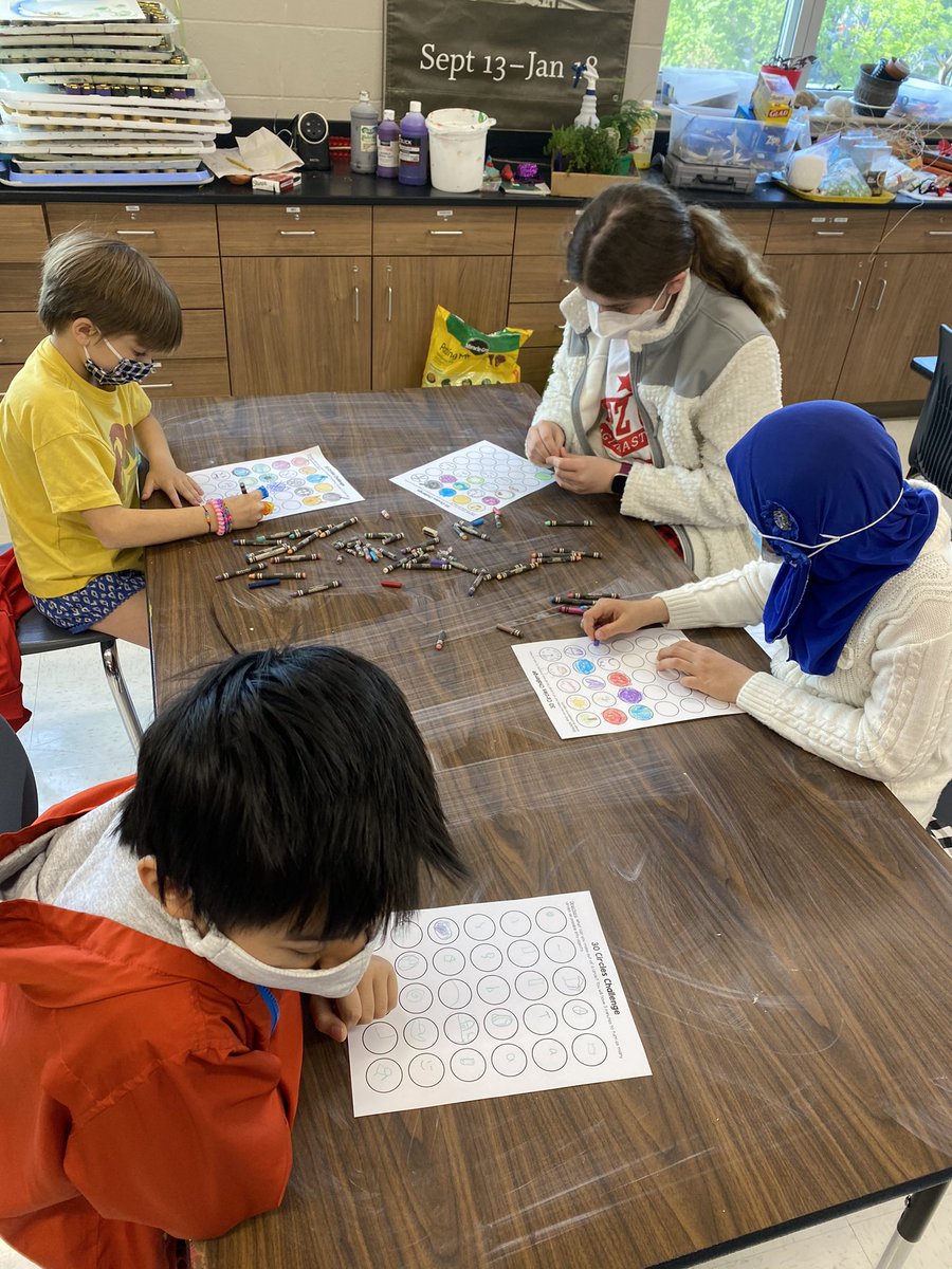 Sphero painting and circle art with <a href="/DeniLSEArts/">Deni Bell</a>!!  <a href="/LSEArts/">Locust Street Expressive Arts</a> #LSESTEAMDay