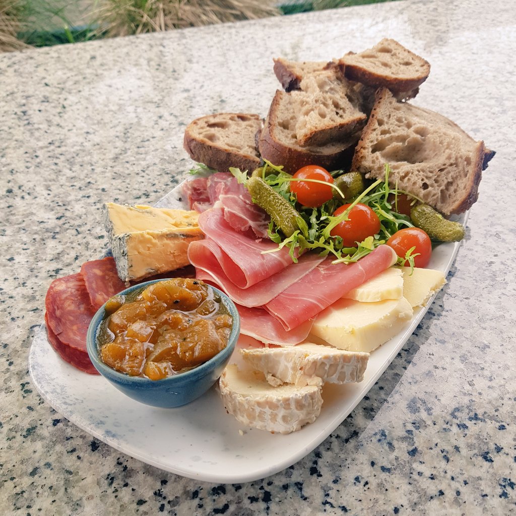 Awesome lunch at <a href="/Riddling_Rack/">Riddling Rack</a> earlier. #newtonlewillows