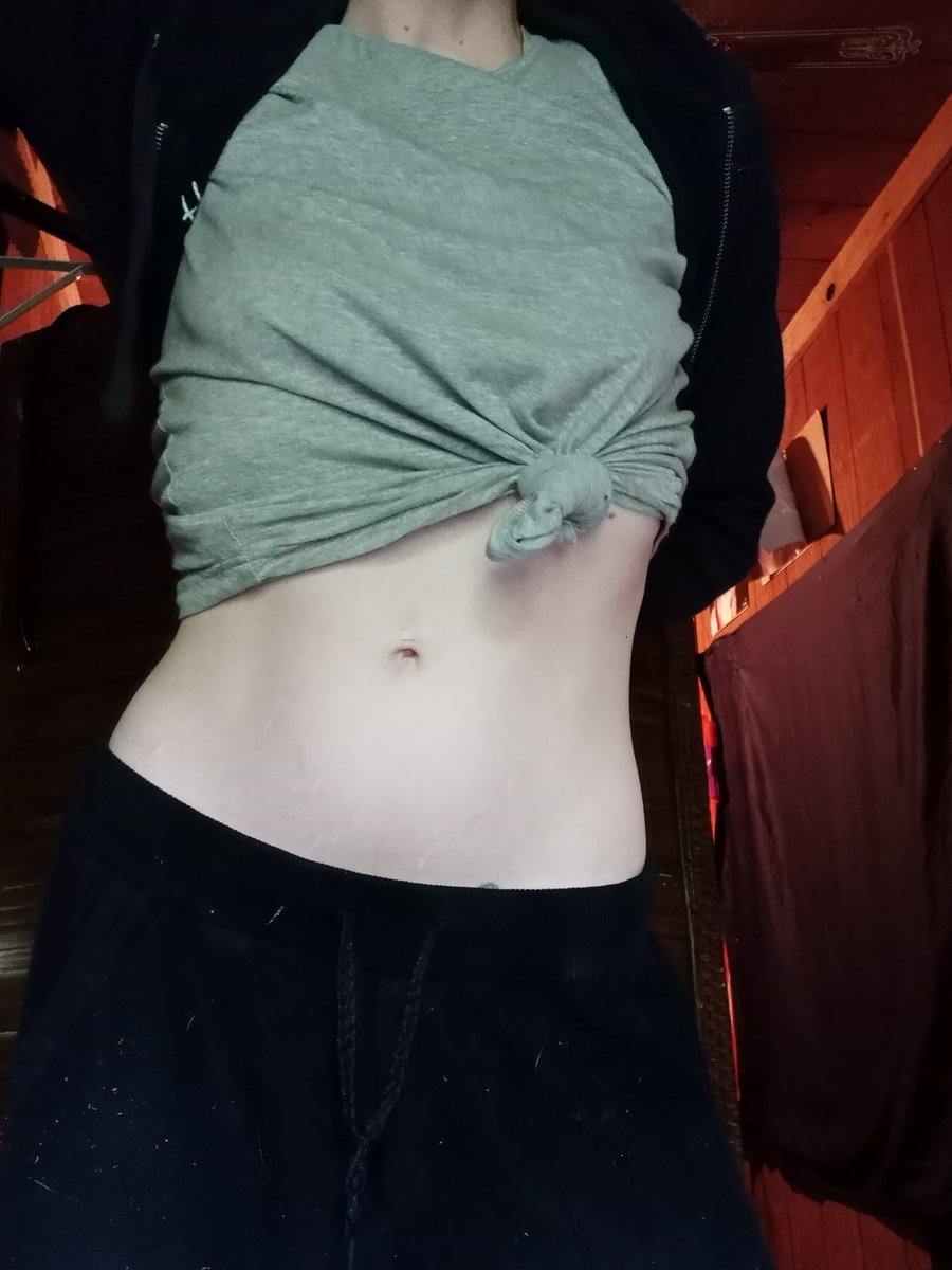 Thatonebitch666's tweet photo. Now wondering if quitting and being fat is worth it lmfao fml. https://t.co/cv32iNnaXC