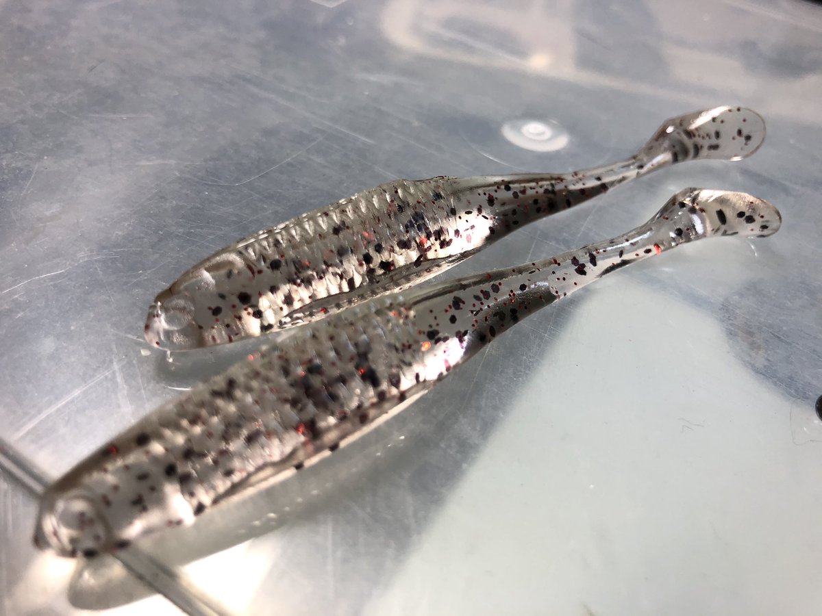 RiverbassF's tweet photo. SST3.5“
ノンソルト&amp;ノンフォーミュラー
エビが泳ぐ時の足のイメージで、よく動くけどかなり弱いロールベイトです。
逆に回収スピードで巻いてもほぼ動きは破綻しません。
ご興味ある方はＤＭください。 https://t.co/1jlNRnYfOj