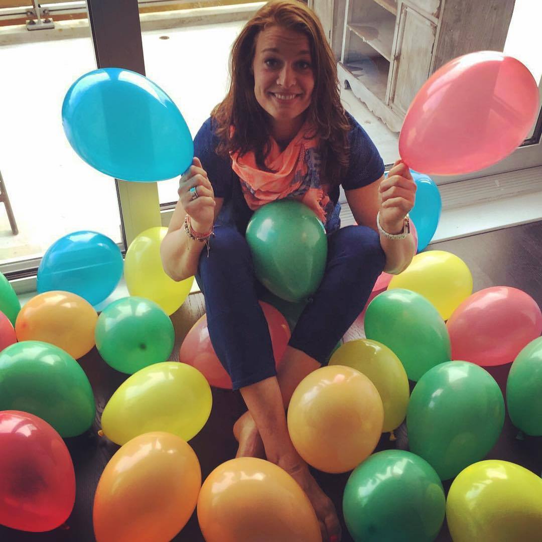 Ce_and_Ba's tweet photo. The Dutch judoka Edith Bosch💪🎈#edithbosch #dutchgirl #stronggirl #olympicgames #judogirl #colourful #happiness #ballonnen #balloons https://t.co/cbQ4ca6pGt
