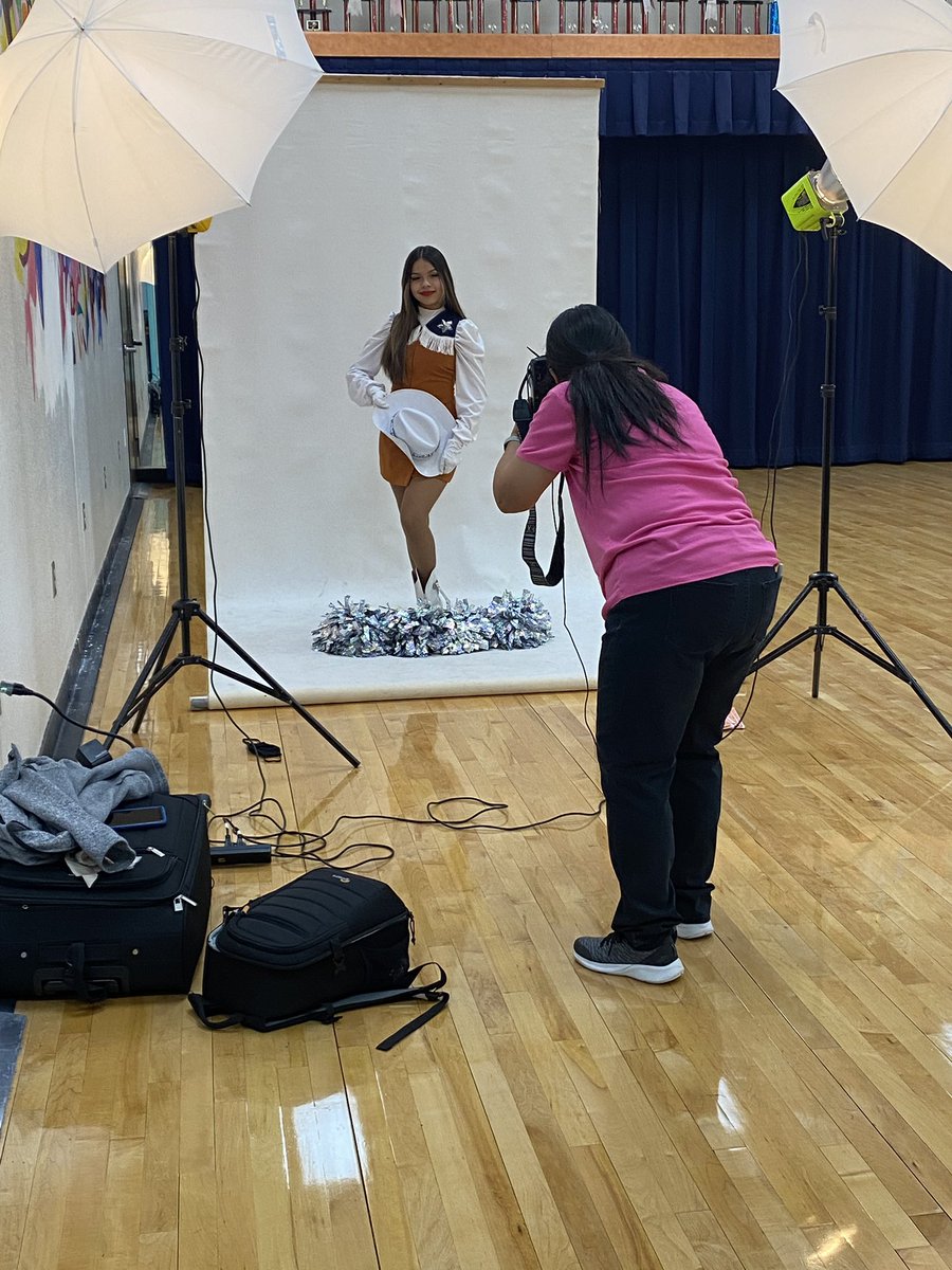 rhsrangerettes's tweet image. Picture day!!!💙🧡 #Rangerettes #riverside4ever