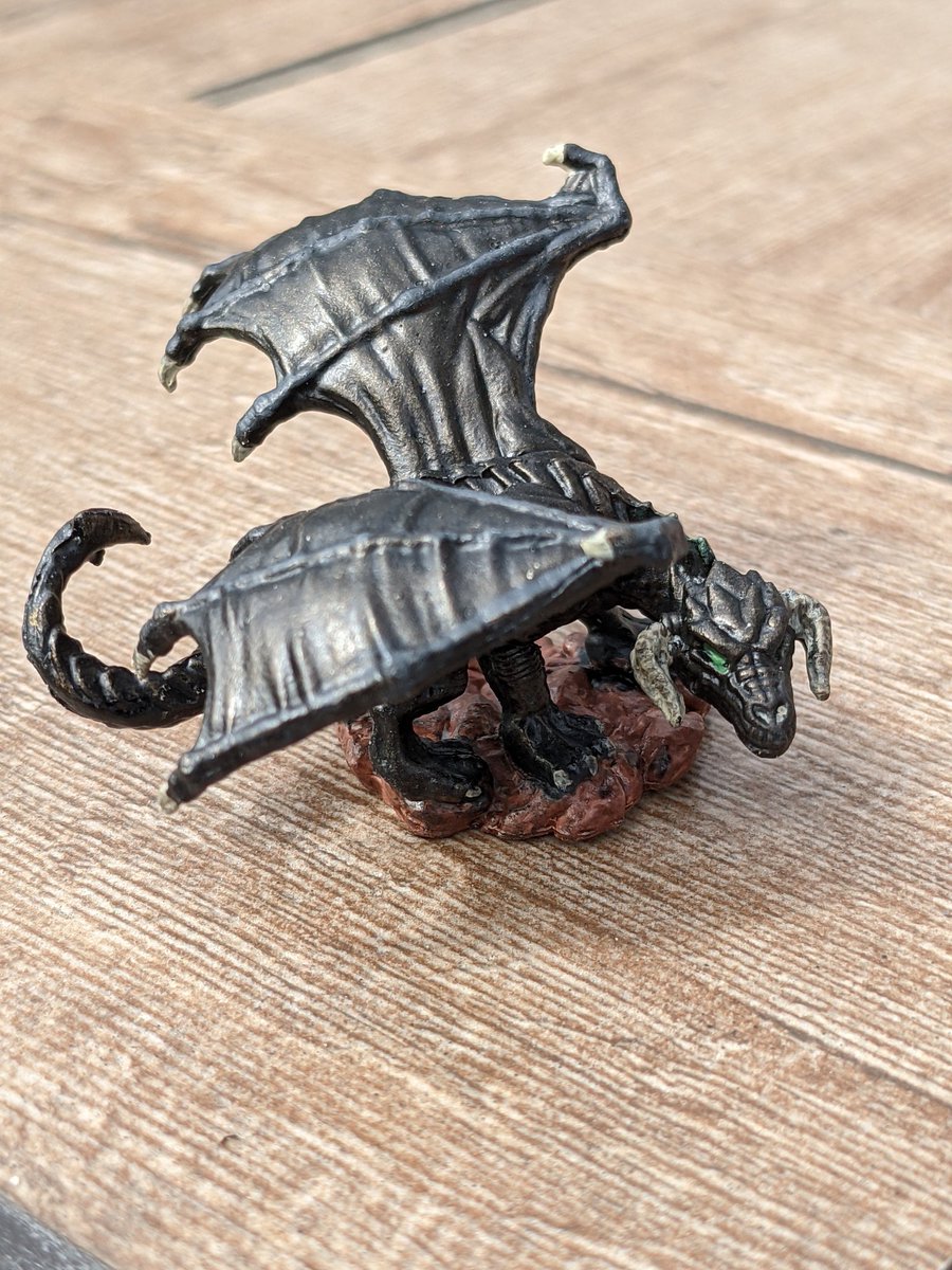 BabyEComplains's tweet photo. Painting this adorable guy and his friends is a great way to spend time at home! #WyrmwoodWednesday https://t.co/DoFXFGuy5t