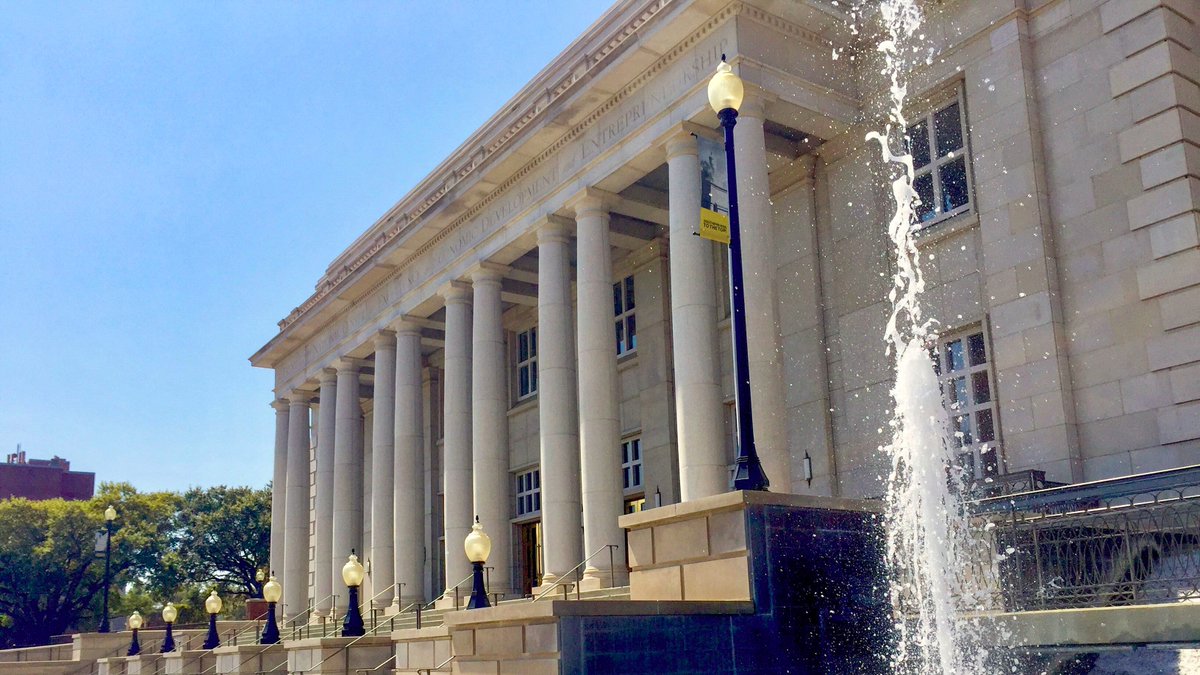 MSPublicUniv's tweet image. Mississippi Public Universities support economic development efforts across the state through a variety of programs and services, including institutes and centers housed on university campuses.

Learn more: bit.ly/3fpeLZ8 #EDW2021 #MSEconDevWeek #AdvancingMS