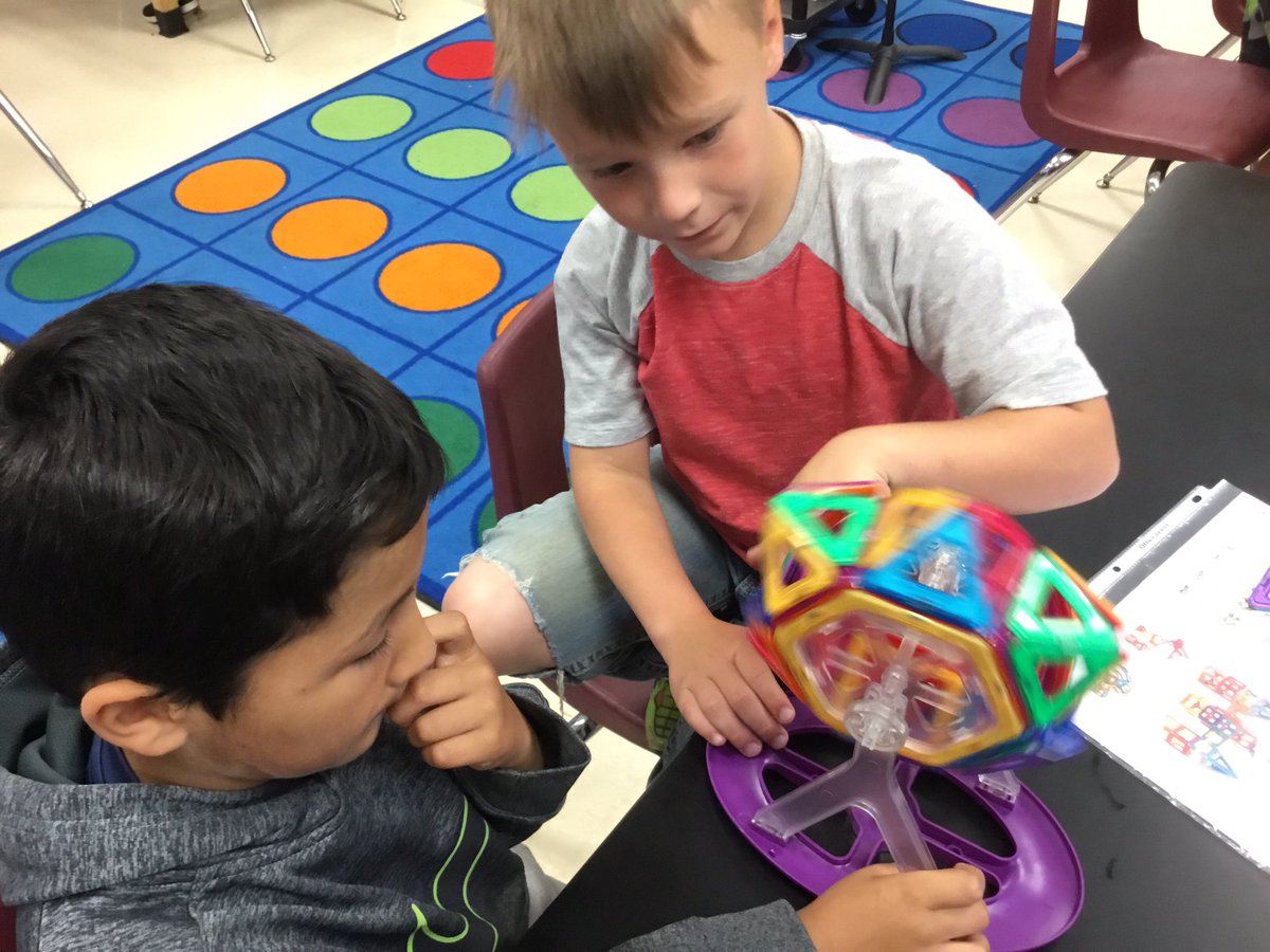 gesmakerspace's tweet image. First graders rotate through interactive centers.