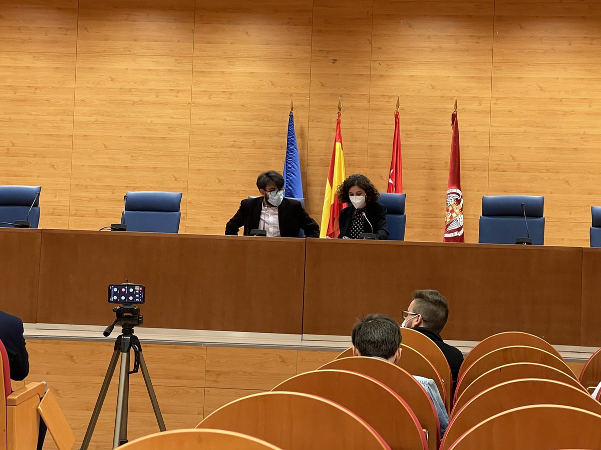 sistempol2021's tweet photo. Francesco Rosso de @PDemocraticoSPE y Fiorela Santoro elegidos presidentes de las Cámaras de Diputados y Senadores. Comienza el juramento o promesa de sus señorías #sistempol2021 https://t.co/seRuLBrm70