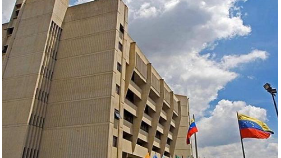 Tacariguas997FM's tweet photo. TSJ declara procedente solicitar al Reino de España la extradición de Leopoldo López, Cabe destacar que, López le restan cumplir más de 8 años, por haber sido condenado por la comisión de los delitos de determinador en el delito de incendio, entre otros cargos. #19May https://t.co/SN9YGskEQq