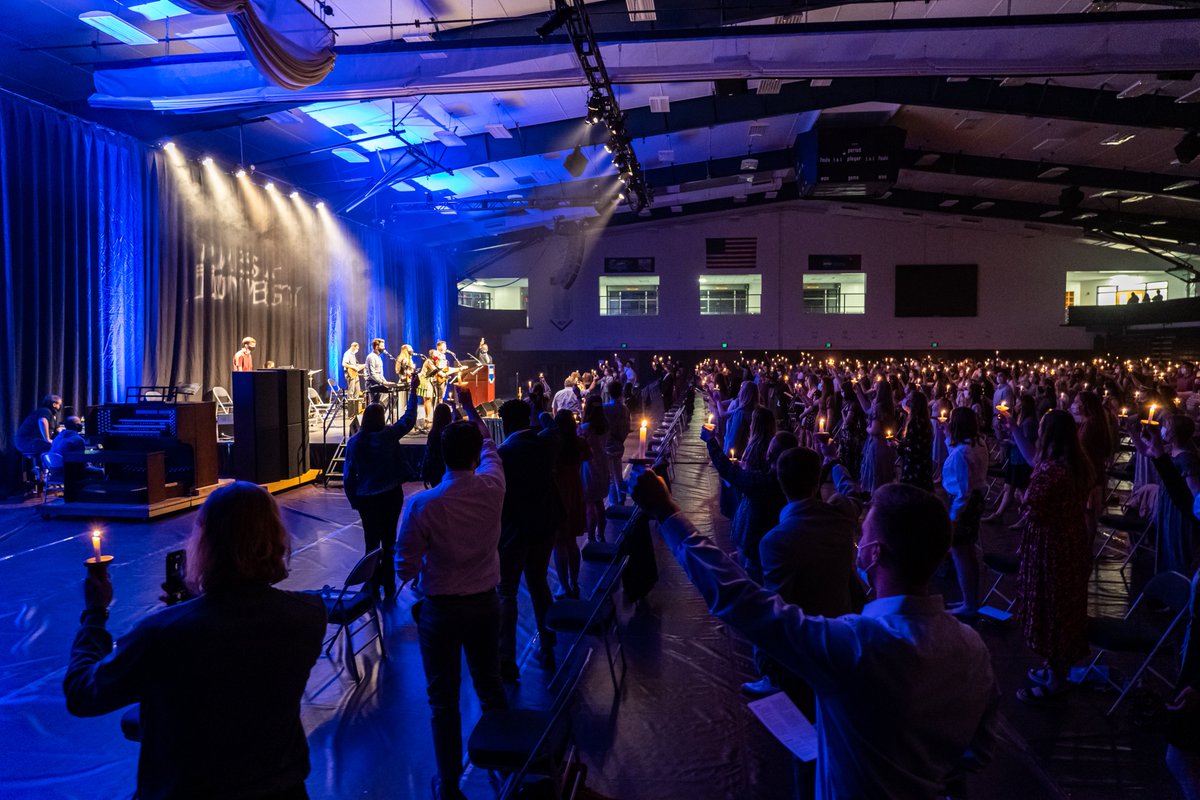 messiah_univ's tweet photo. A special time for our seniors to reflect on the past four years. 💙 A full album of Baccalaureate 2021 photos is over on our Facebook! #MessiahGrad21 https://t.co/fv4wOuIYTm