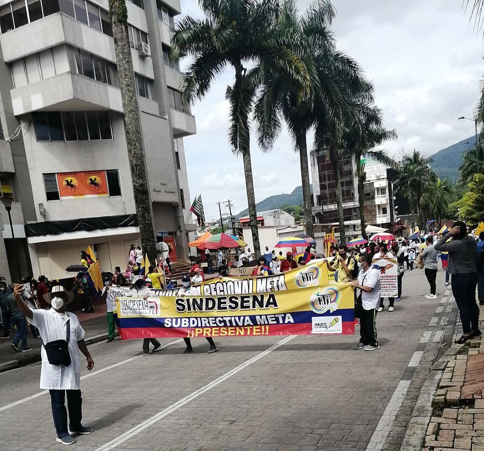 AsambleaUsta's tweet photo. Desde Villavicencio-Meta, las personas ya se empiezan a movilizar. 
#SOSOCOLOMBIA #Bogota #ParoNacional #Mayo12 #ParoNacional12M #ParoNacionalIndefinido #ParoNacionalColombia #DuqueRenuncieYa #SeProtestaPor https://t.co/JT8jf1dNpq