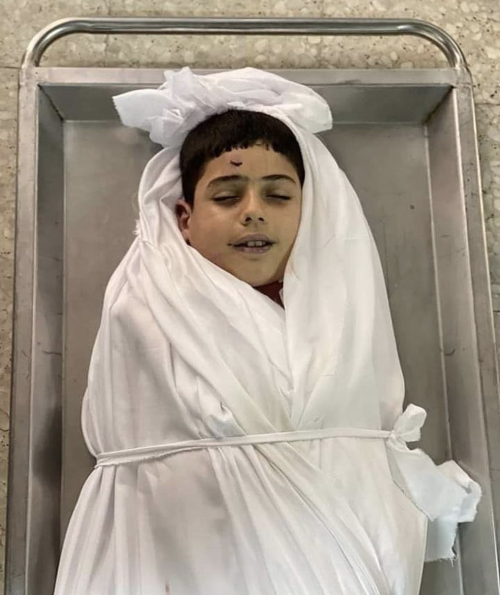 djbantiben1's tweet photo. My heart just broke into million pieces.  
These Palestinian children wer hit by an Israeli rocket and they died immediately. 
 #GazaUnderAttack 

 The Children of Palestine  are under attack.😭 https://t.co/8y1KatFvea
