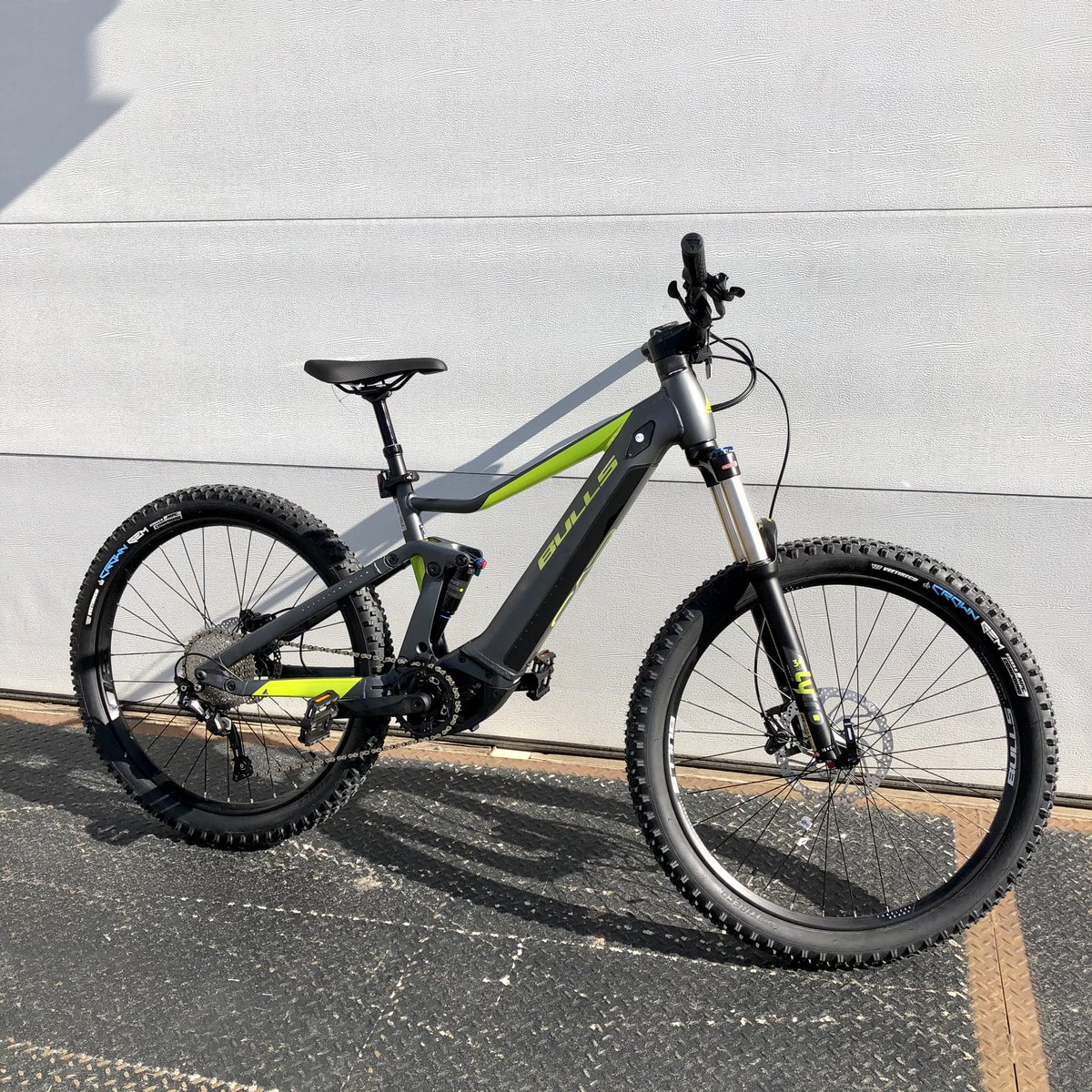 argyllmotors's tweet photo. The freedom that comes from having all the bike you need right underneath you, being able to go anywhere you want, seemingly for as long as you want. The @bullsbikes Copperhead Evo AM 1 - Test Ride Today! #ElectricBike https://t.co/cLIb6LlMf9
