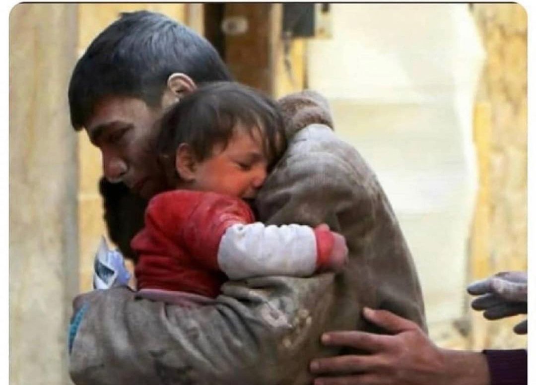 feyzanurdilmac's tweet photo. İnsanlık bir çocuğun "mermiler canımızı yakmaz değil mi?" dediği yerde öldü. İSRAİL ÇOCUK KATİLİDİR! Çocuğun öldüğü hiçbir savaş hak değildir! #DemirKubbe #GazaUnderAttack https://t.co/IT8hMlNdX7