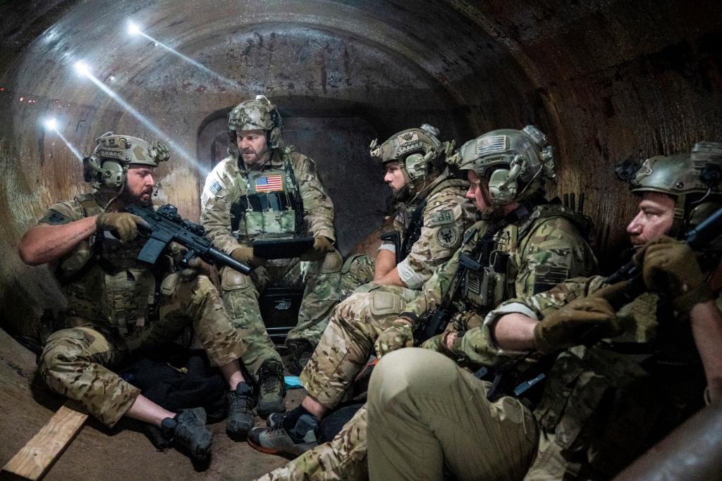 SEALTeam_pplus's tweet photo. Time to rally the troops. Wheels up TONIGHT at 9/8c for an all-new #SEALTeam. Do you copy? https://t.co/oYh8uQKz5n