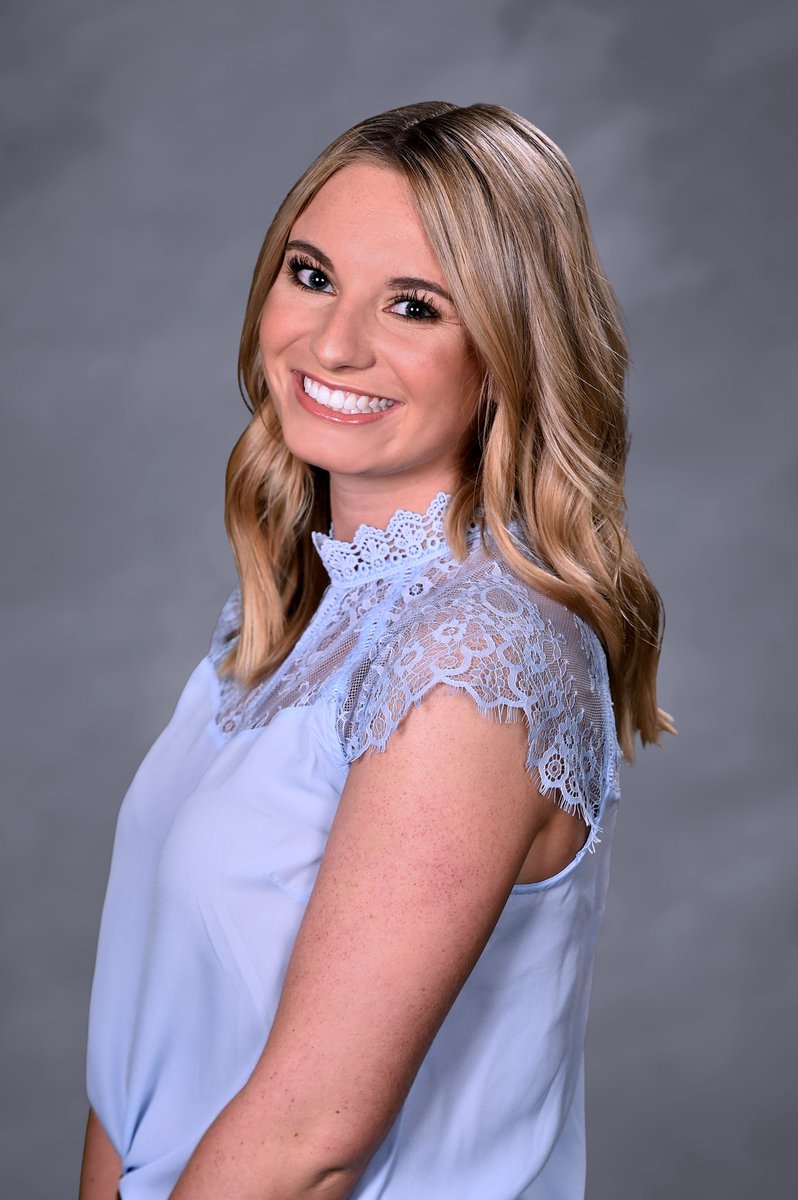 ScottLemingSF's tweet photo. Meet our receptionist and social media coordinator, Sierra! Sierra says: “Come by our office and say hello!” https://t.co/atsbpdKfWp