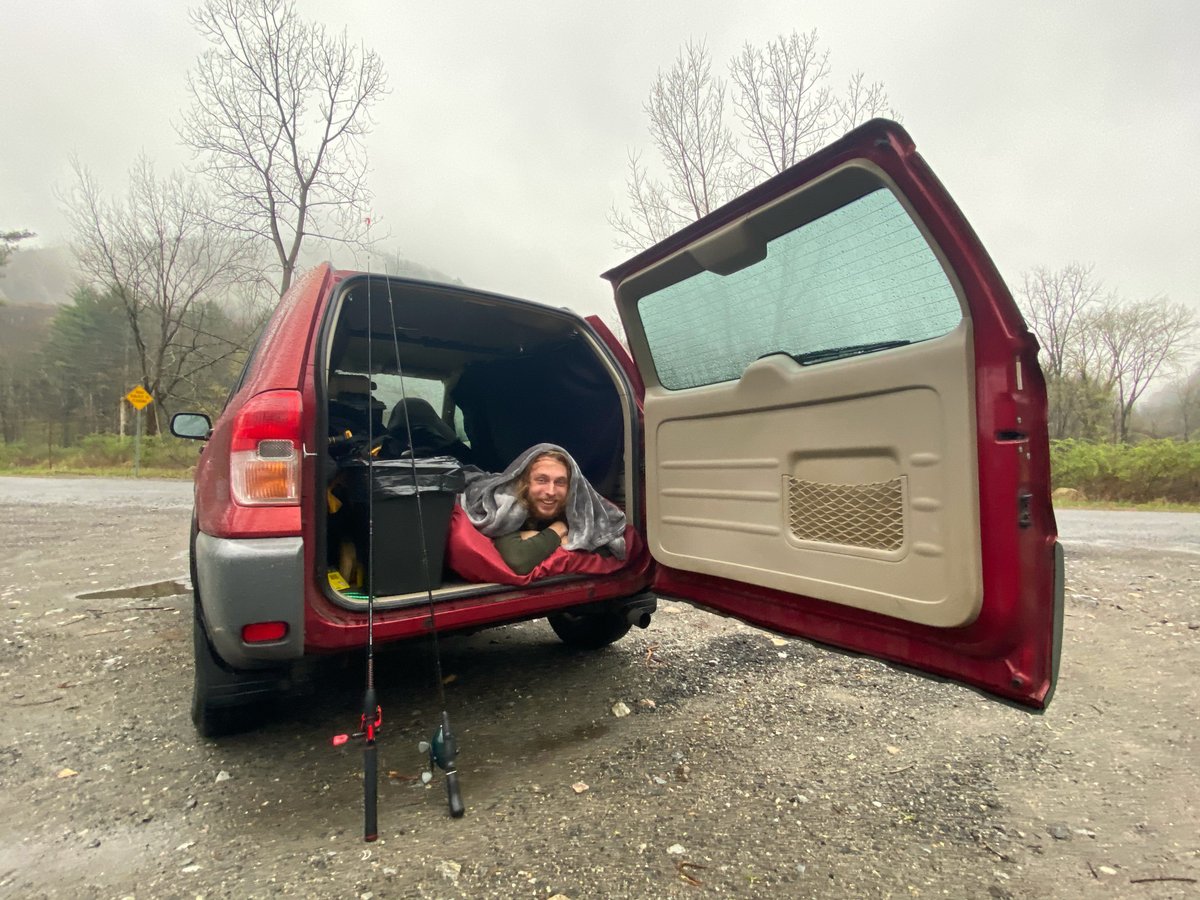 bluemusemag's tweet image. Unplugged: Living Life Simply
Nathaniel Reynolds 🔹 Blue Muse Staff Writer 🔹
#bluemuse #spring2021 #nomad
PHOTO CREDIT: Hunter Esberg