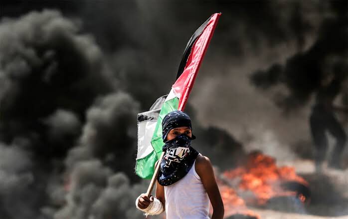 op2upsidedown's tweet photo. Being Palestinian living in Palestine equalize being jeopardized and threatened.

We all need to unite to end this occupation,oppression, invasion, colonization, apartheid and slavery.

I promise each and every one of you, it will be free.

#FreePalestine #GazaUnderAttack https://t.co/bY3sFx7q0J