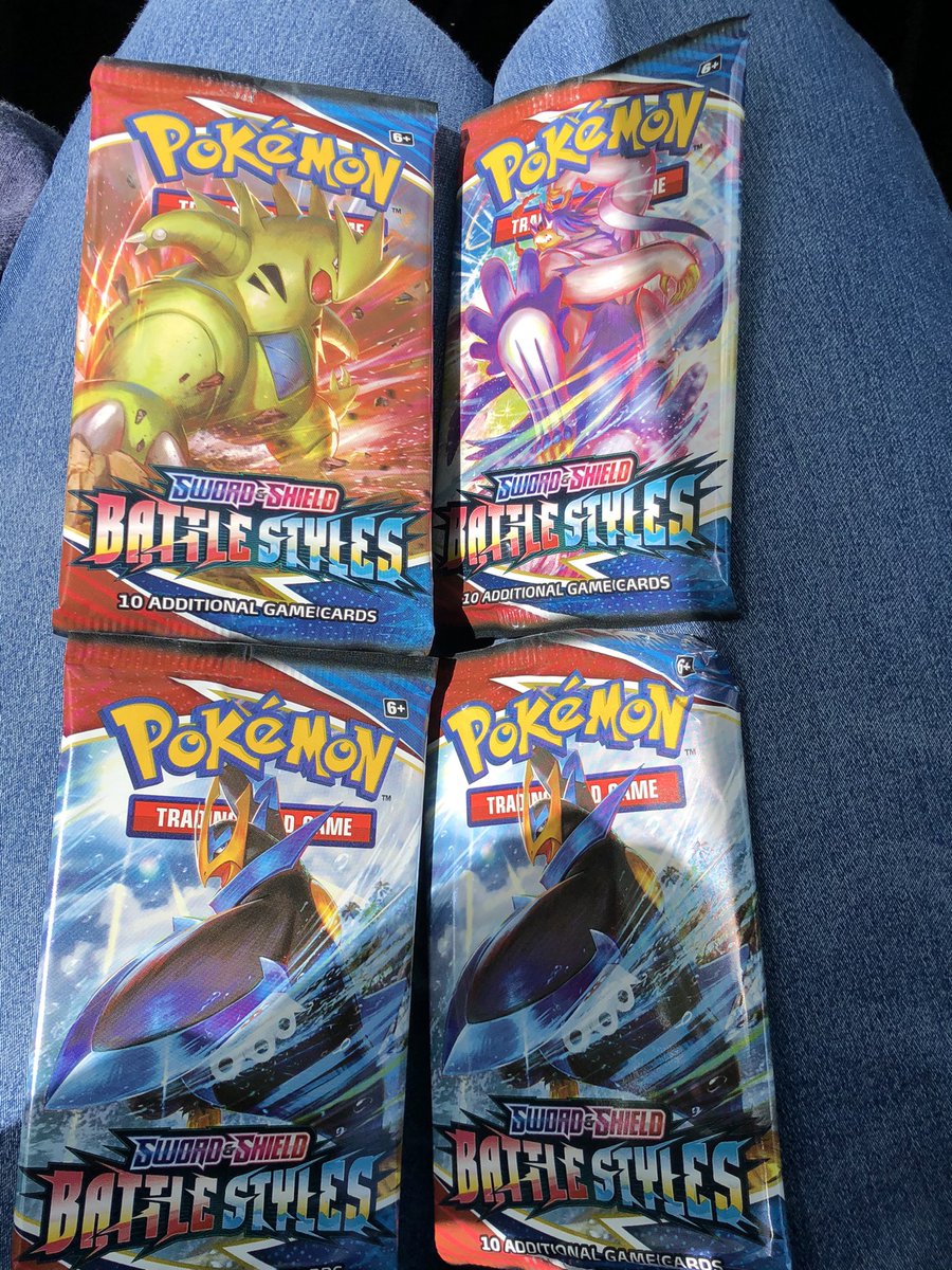 PkmnTrainer18's tweet image. Cannot wait to open these #pokmeon #openpacks #battlestyles
