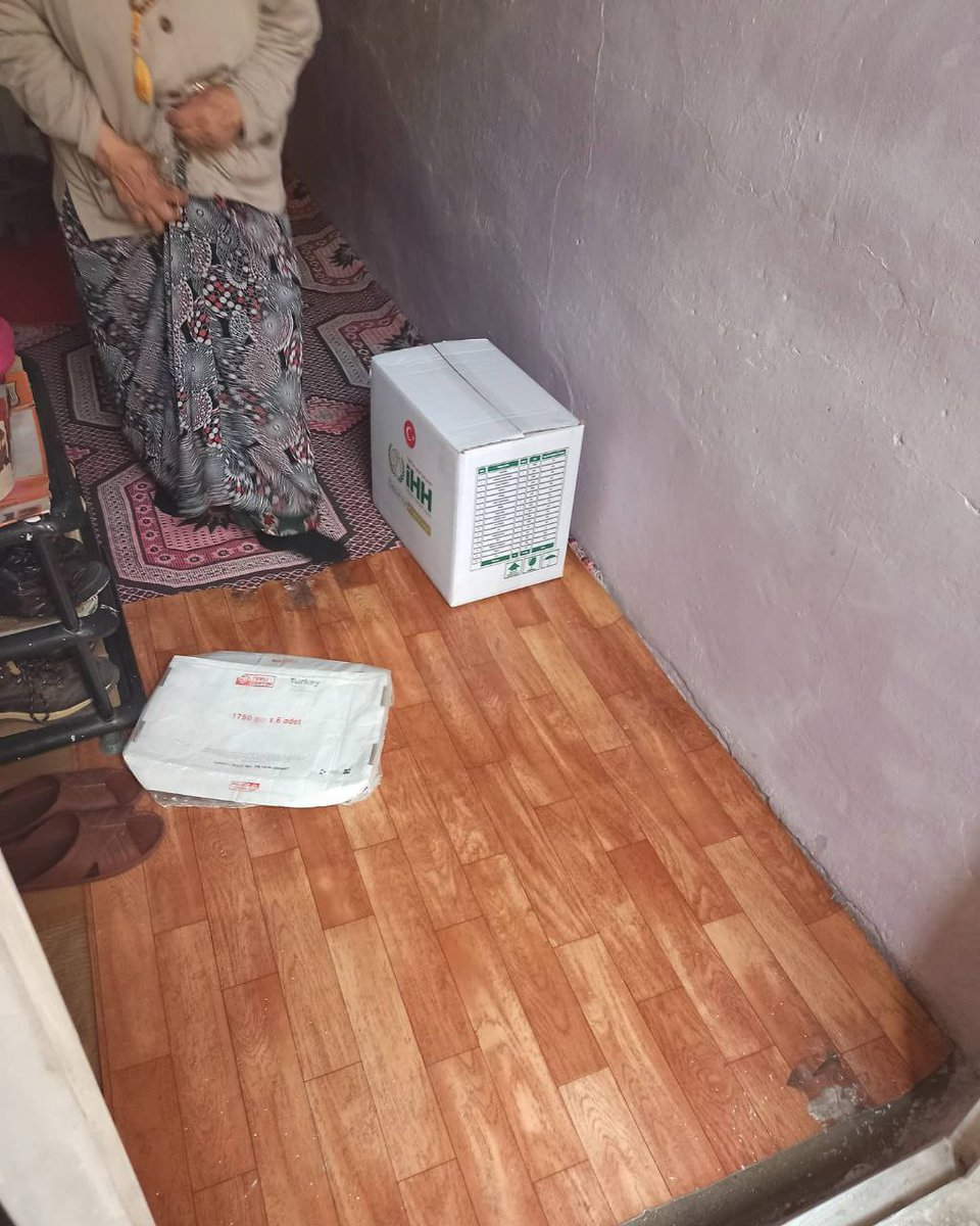 DiyarbekirIhh's tweet photo. 📍Diyarbakır İHH
Sokağa çıkma kısıtlaması günlerinde, ihtiyaç sahibi ailelerimizi ziyaret ederek, gıda kumanyası ulaştırdık.
#RamazanUmutOlsun diye🌿
#RamazandaUmutVar
#ihhDiyarbakır
#ihhYeryüzününİyilikHareketi
#iyilikHerzamanHeryerde 🎈 https://t.co/5i7McQaoOv